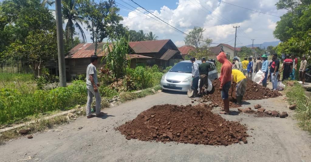 jalan rusak