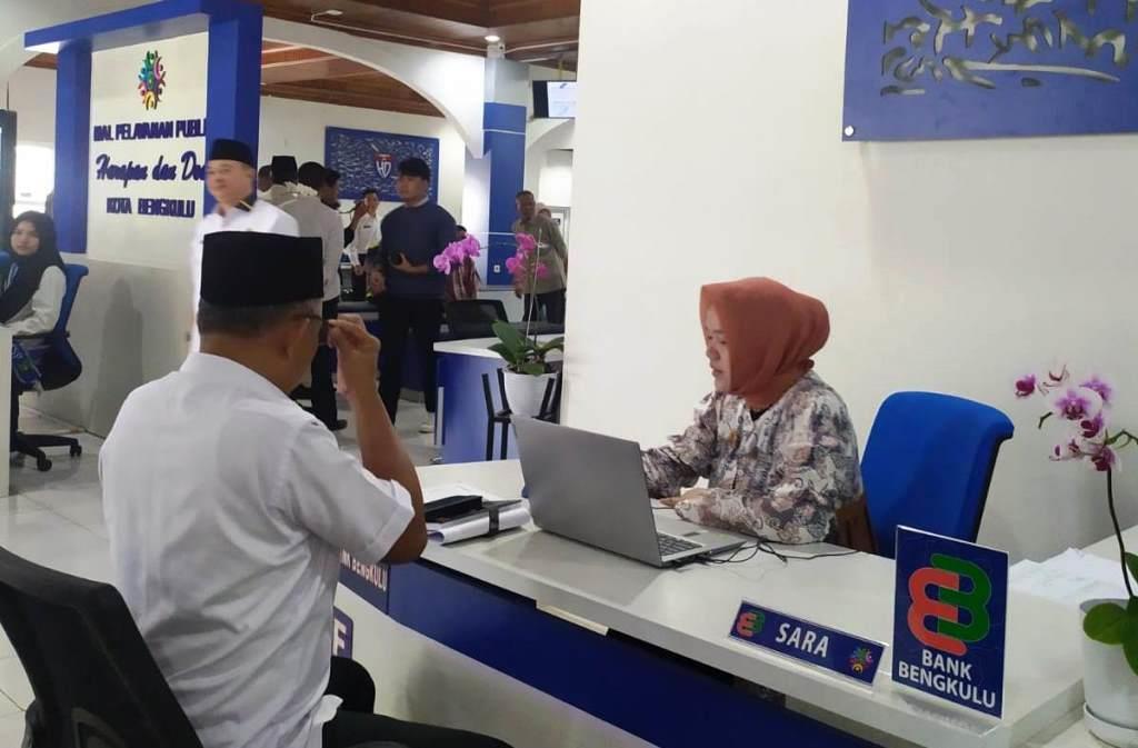 Teller Bank Bengkulu